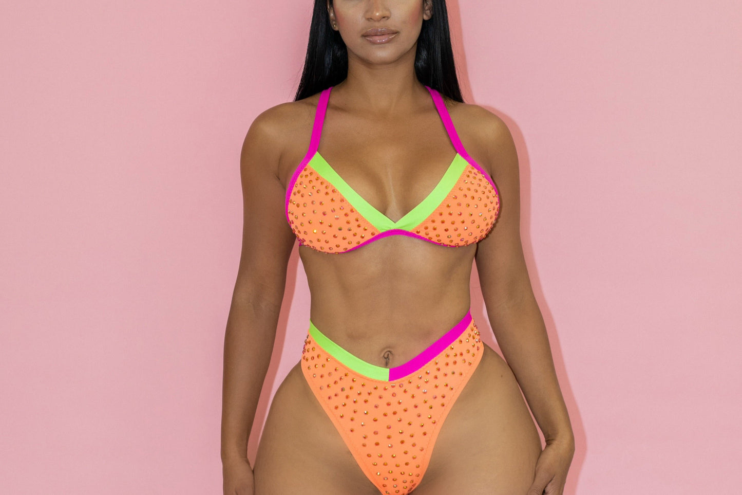 Stand out and make a statement with our tricolor set!